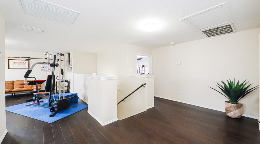 3204 Quintero St, Laredo, Texas 78045, 4 Bedrooms Bedrooms, 9 Rooms Rooms,2 BathroomsBathrooms,Residential,For Sale,3204 Quintero St,20253813