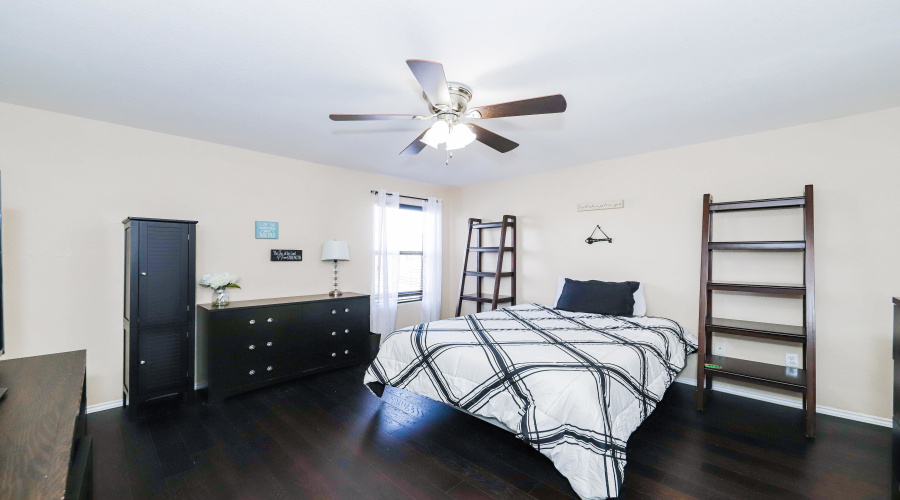 3204 Quintero St, Laredo, Texas 78045, 4 Bedrooms Bedrooms, 9 Rooms Rooms,2 BathroomsBathrooms,Residential,For Sale,3204 Quintero St,20253813