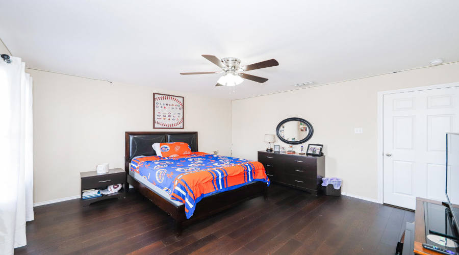 3204 Quintero St, Laredo, Texas 78045, 4 Bedrooms Bedrooms, 9 Rooms Rooms,2 BathroomsBathrooms,Residential,For Sale,3204 Quintero St,20253813