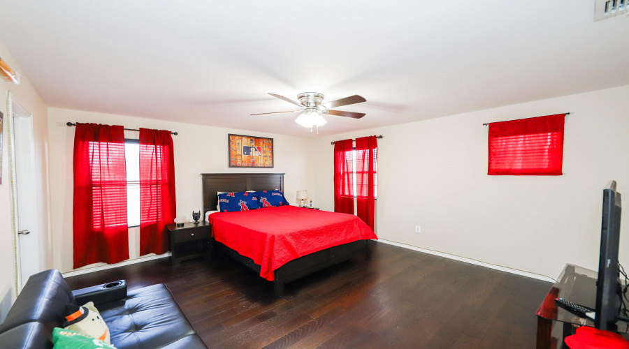 3204 Quintero St, Laredo, Texas 78045, 4 Bedrooms Bedrooms, 9 Rooms Rooms,2 BathroomsBathrooms,Residential,For Sale,3204 Quintero St,20253813