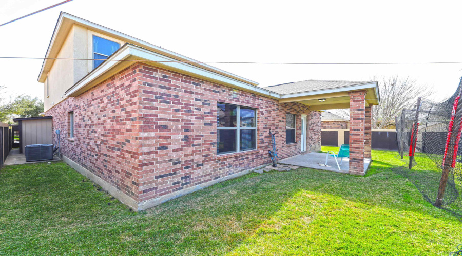 3204 Quintero St, Laredo, Texas 78045, 4 Bedrooms Bedrooms, 9 Rooms Rooms,2 BathroomsBathrooms,Residential,For Sale,3204 Quintero St,20253813