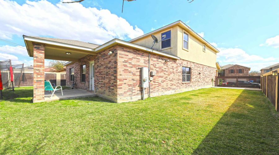 3204 Quintero St, Laredo, Texas 78045, 4 Bedrooms Bedrooms, 9 Rooms Rooms,2 BathroomsBathrooms,Residential,For Sale,3204 Quintero St,20253813