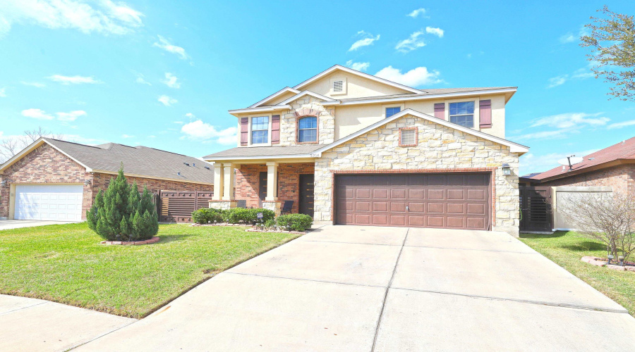 3204 Quintero St, Laredo, Texas 78045, 4 Bedrooms Bedrooms, 9 Rooms Rooms,2 BathroomsBathrooms,Residential,For Sale,3204 Quintero St,20253813