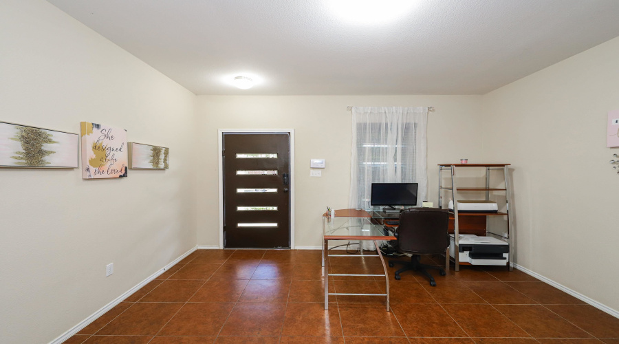 3204 Quintero St, Laredo, Texas 78045, 4 Bedrooms Bedrooms, 9 Rooms Rooms,2 BathroomsBathrooms,Residential,For Sale,3204 Quintero St,20253813