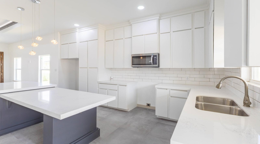 5506 Raven Dr., LAREDO, Texas 78046-0000, 4 Bedrooms Bedrooms, 5 Rooms Rooms,2 BathroomsBathrooms,Residential,For Sale,5506 Raven Dr.,20253814