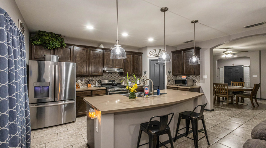 10022 Apparitions Dr., Laredo, Texas 78045, 4 Bedrooms Bedrooms, 7 Rooms Rooms,3 BathroomsBathrooms,Residential,For Sale,10022 Apparitions Dr.,20252915