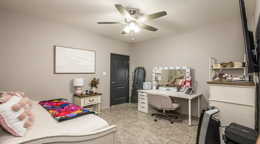 10022 Apparitions Dr., Laredo, Texas 78045, 4 Bedrooms Bedrooms, 7 Rooms Rooms,3 BathroomsBathrooms,Residential,For Sale,10022 Apparitions Dr.,20252915