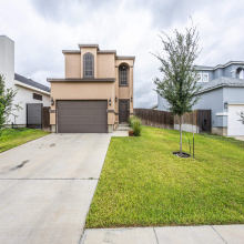 10022 Apparitions Dr., Laredo, Texas 78045, 4 Bedrooms Bedrooms, 7 Rooms Rooms,3 BathroomsBathrooms,Residential,For Sale,10022 Apparitions Dr.,20252915