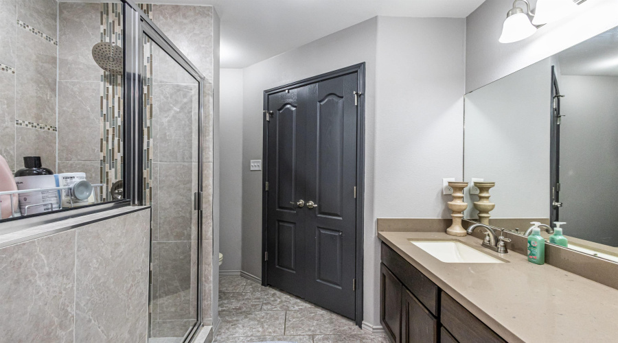 10022 Apparitions Dr., Laredo, Texas 78045, 4 Bedrooms Bedrooms, 7 Rooms Rooms,3 BathroomsBathrooms,Residential,For Sale,10022 Apparitions Dr.,20252915