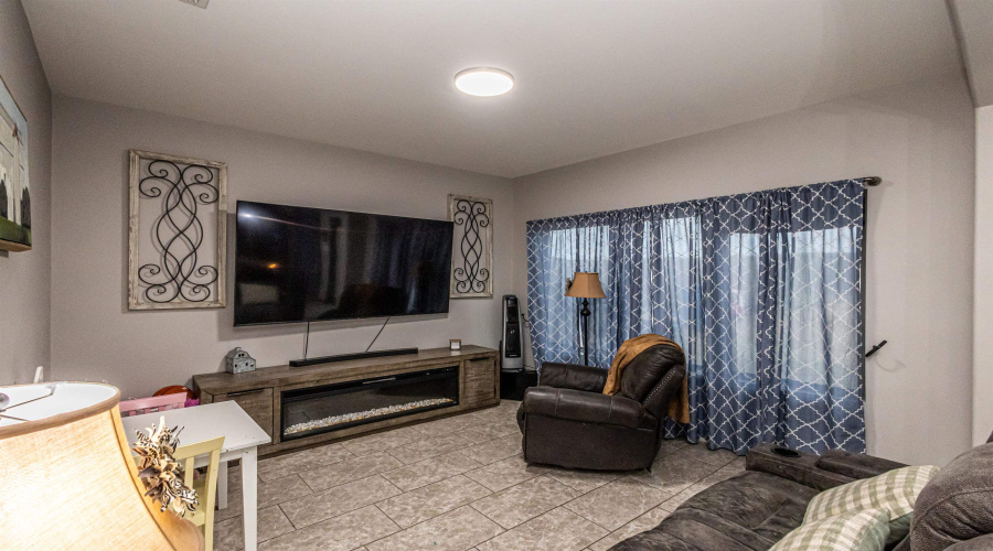 10022 Apparitions Dr., Laredo, Texas 78045, 4 Bedrooms Bedrooms, 7 Rooms Rooms,3 BathroomsBathrooms,Residential,For Sale,10022 Apparitions Dr.,20252915