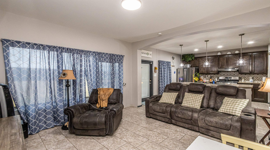 10022 Apparitions Dr., Laredo, Texas 78045, 4 Bedrooms Bedrooms, 7 Rooms Rooms,3 BathroomsBathrooms,Residential,For Sale,10022 Apparitions Dr.,20252915