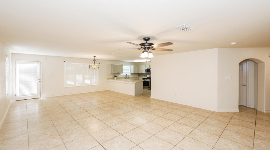 9813 Sandhill Dr, Laredo, Texas 78045, 3 Bedrooms Bedrooms, 5 Rooms Rooms,2 BathroomsBathrooms,Residential,For Rent,9813 Sandhill Dr,20253855