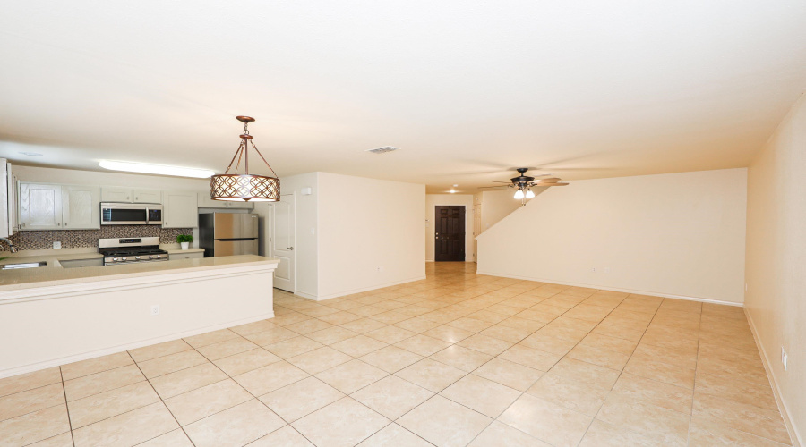 9813 Sandhill Dr, Laredo, Texas 78045, 3 Bedrooms Bedrooms, 5 Rooms Rooms,2 BathroomsBathrooms,Residential,For Rent,9813 Sandhill Dr,20253855