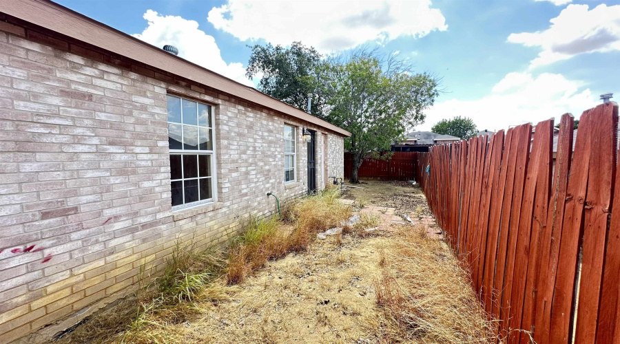 1028 Merrimack Lp, Laredo, Texas 78046, 3 Bedrooms Bedrooms, 5 Rooms Rooms,2 BathroomsBathrooms,Residential,For Rent,1028 Merrimack Lp,20253861