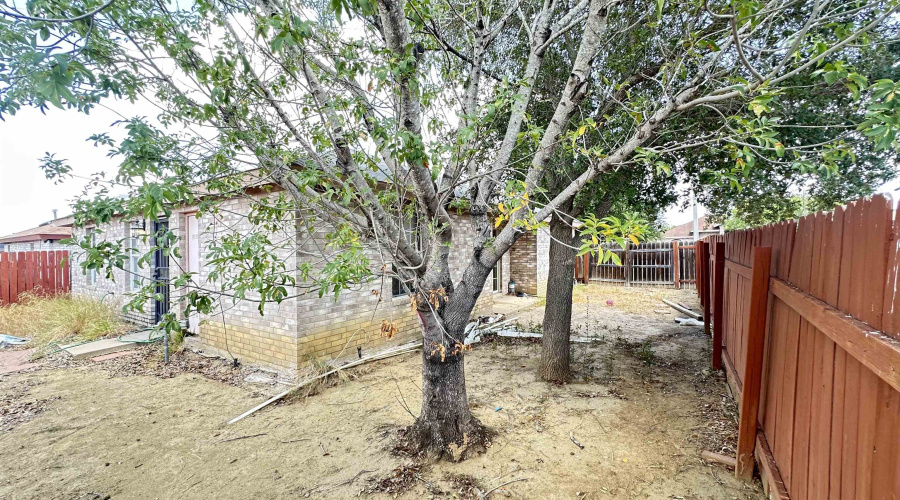 1028 Merrimack Lp, Laredo, Texas 78046, 3 Bedrooms Bedrooms, 5 Rooms Rooms,2 BathroomsBathrooms,Residential,For Rent,1028 Merrimack Lp,20253861