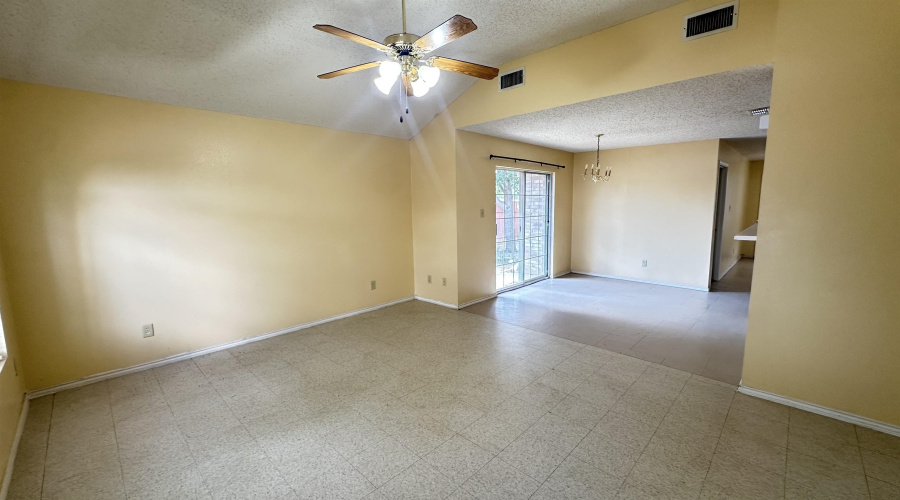 1028 Merrimack Lp, Laredo, Texas 78046, 3 Bedrooms Bedrooms, 5 Rooms Rooms,2 BathroomsBathrooms,Residential,For Rent,1028 Merrimack Lp,20253861