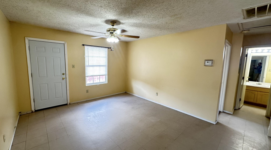 1028 Merrimack Lp, Laredo, Texas 78046, 3 Bedrooms Bedrooms, 5 Rooms Rooms,2 BathroomsBathrooms,Residential,For Rent,1028 Merrimack Lp,20253861