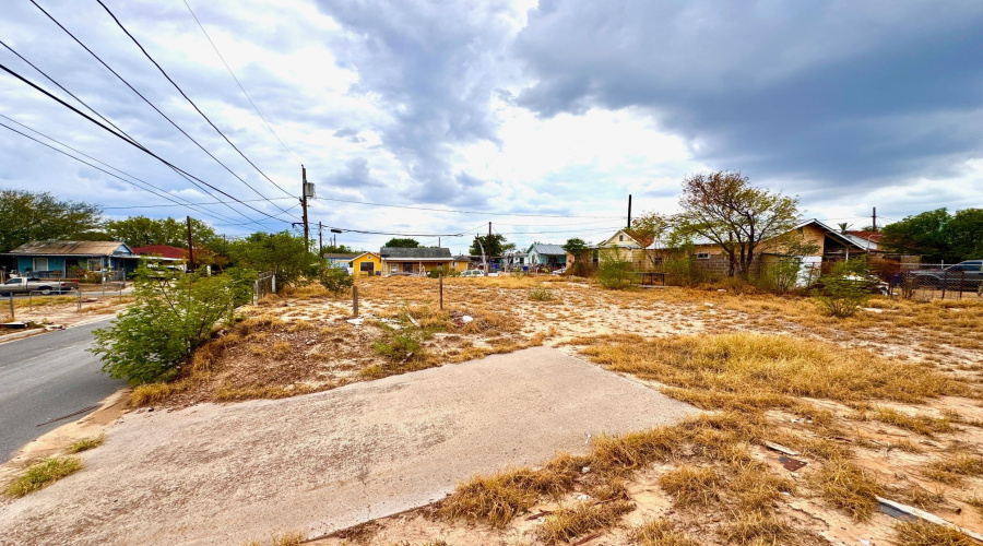 4 Water St, LAREDO, Texas 78040, ,Land,For Sale,4 Water St,20253942