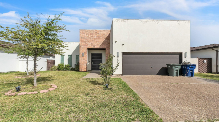 304 Glen Cook Dr., Laredo, Texas 78041, 3 Bedrooms Bedrooms, ,2 BathroomsBathrooms,Residential,For Sale,304 Glen Cook Dr.,20251285