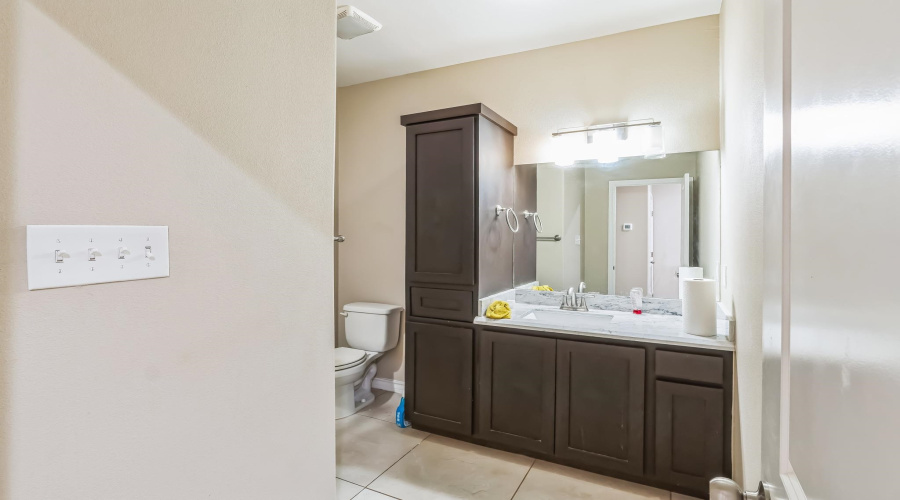 304 Glen Cook Dr., Laredo, Texas 78041, 3 Bedrooms Bedrooms, ,2 BathroomsBathrooms,Residential,For Sale,304 Glen Cook Dr.,20251285