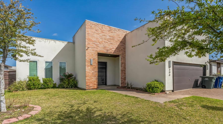 304 Glen Cook Dr., Laredo, Texas 78041, 3 Bedrooms Bedrooms, ,2 BathroomsBathrooms,Residential,For Sale,304 Glen Cook Dr.,20251285