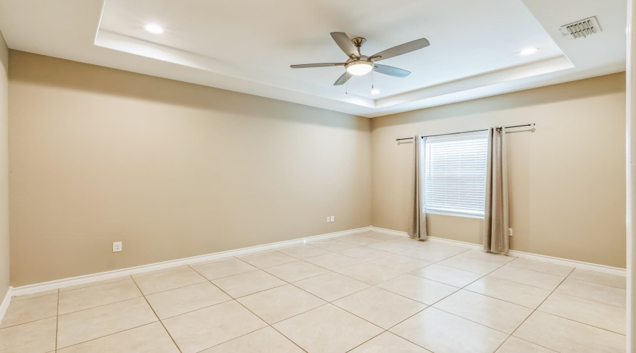 304 Glen Cook Dr., Laredo, Texas 78041, 3 Bedrooms Bedrooms, ,2 BathroomsBathrooms,Residential,For Sale,304 Glen Cook Dr.,20251285