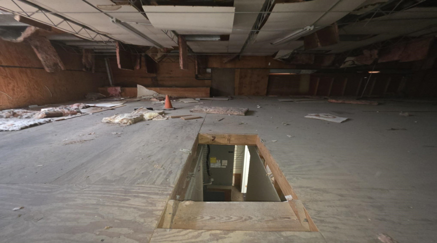 1301 Zaragoza St, Laredo, Texas 78041, 1 Room Rooms,1 BathroomBathrooms,Commercial retail/office,For Rent,1301 Zaragoza St,20253867