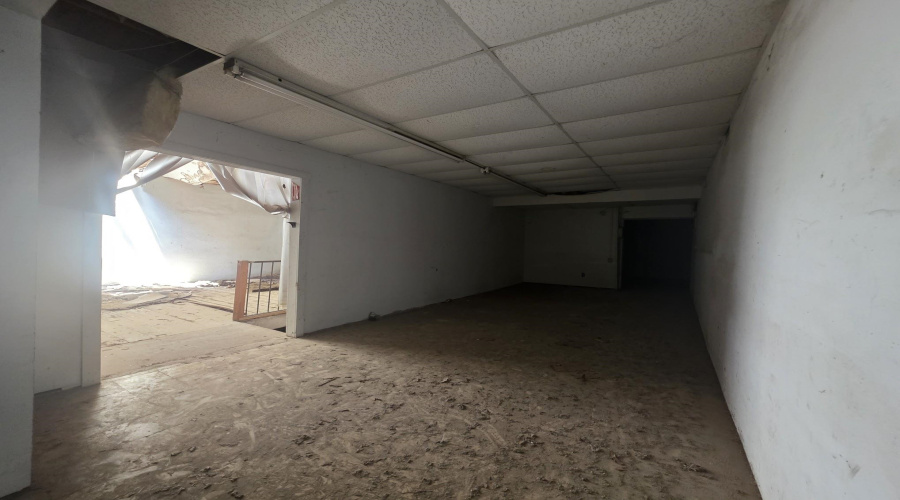 1301 Zaragoza St, Laredo, Texas 78041, 1 Room Rooms,1 BathroomBathrooms,Commercial retail/office,For Rent,1301 Zaragoza St,20253867