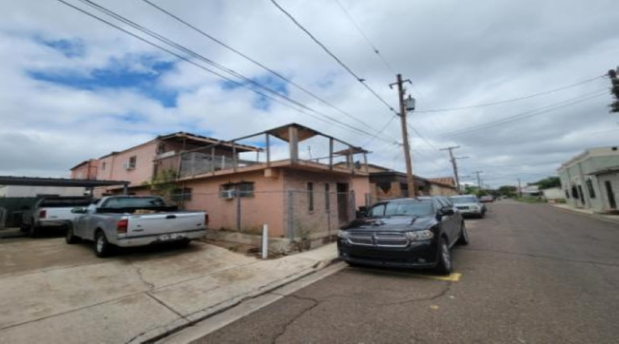 414 Main, Laredo, Texas 78040, ,Multi-family,For Sale,414 Main,20244259