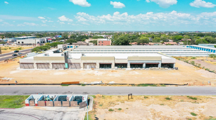 1016 Calton Rd, LAREDO, Texas 78041, 1 Room Rooms,1 BathroomBathrooms,Commercial retail/office,For Rent,1016 Calton Rd,20253902