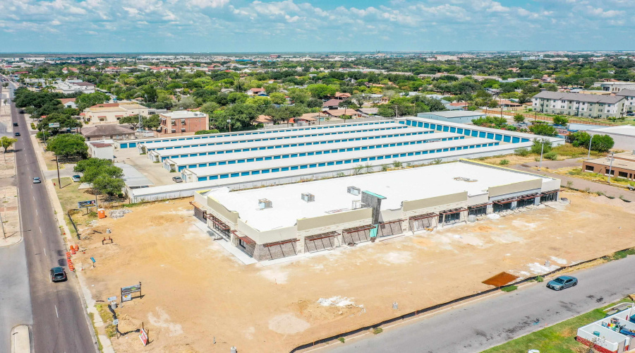 1016 Calton Rd, LAREDO, Texas 78041, 1 Room Rooms,1 BathroomBathrooms,Commercial retail/office,For Rent,1016 Calton Rd,20253903
