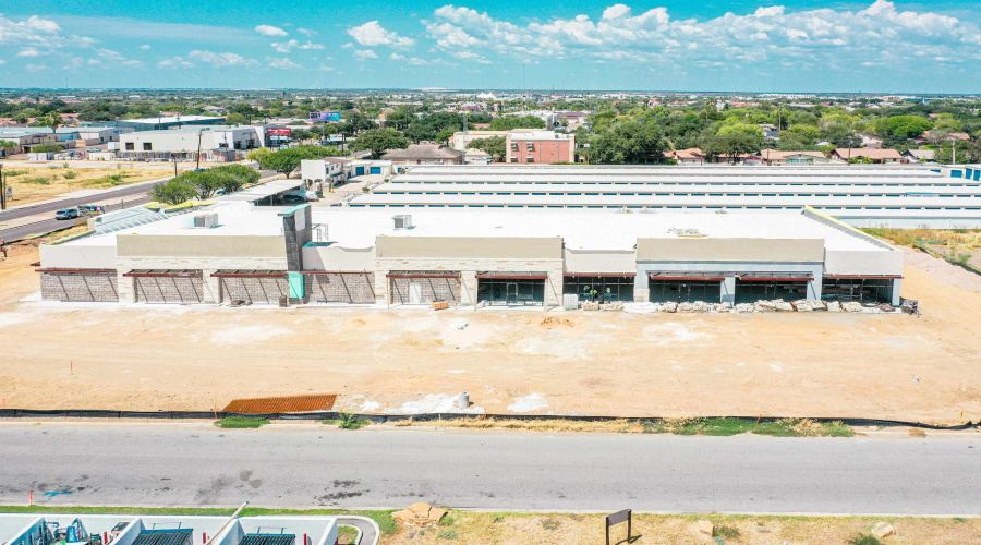 1016 Calton Rd, LAREDO, Texas 78041, 1 Room Rooms,1 BathroomBathrooms,Commercial retail/office,For Rent,1016 Calton Rd,20253903