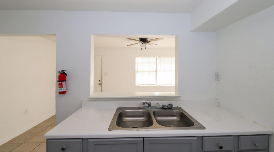 1001 Reynolds St, Laredo, Texas 78040, ,Multi-family,For Sale,1001 Reynolds St,20253977
