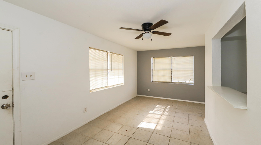 1001 Reynolds St, Laredo, Texas 78040, ,Multi-family,For Sale,1001 Reynolds St,20253977
