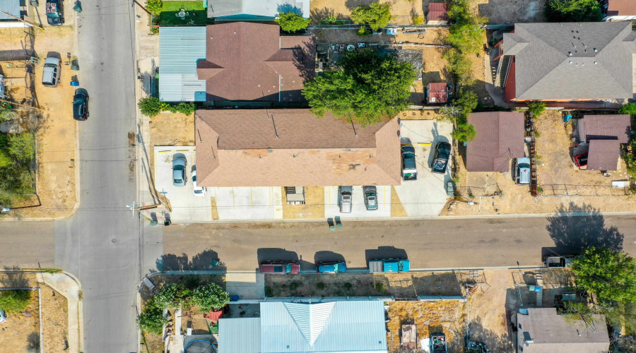 1001 Reynolds St, Laredo, Texas 78040, ,Multi-family,For Sale,1001 Reynolds St,20253977