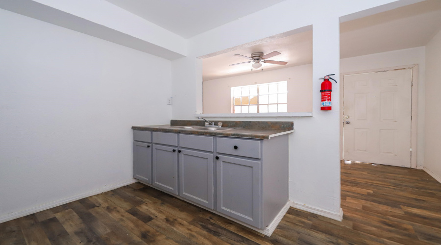 1001 Reynolds St, Laredo, Texas 78040, ,Multi-family,For Sale,1001 Reynolds St,20253977