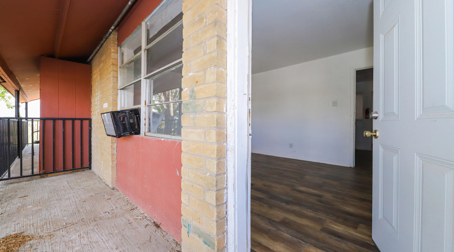 1001 Reynolds St, Laredo, Texas 78040, ,Multi-family,For Sale,1001 Reynolds St,20253977