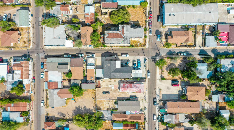 1702 Iturbide St, Laredo, Texas 78040, ,Multi-family,For Sale,1702 Iturbide St,20253978