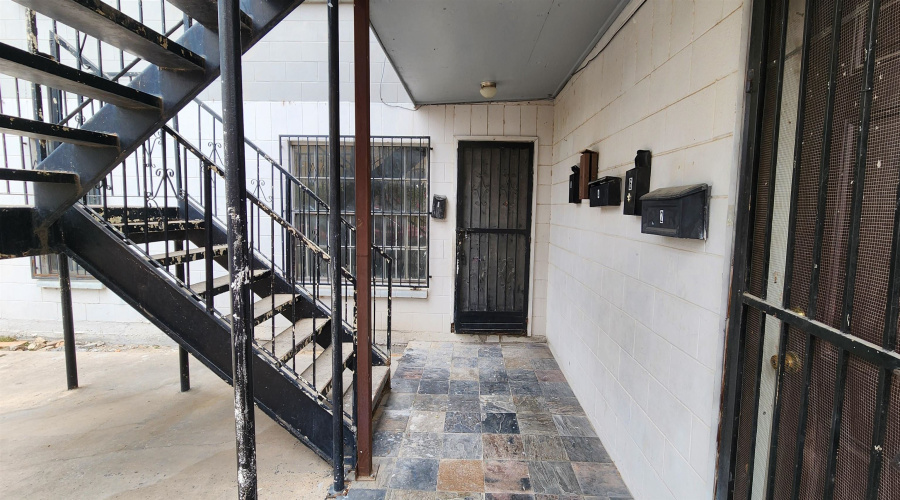 1702 Iturbide St, Laredo, Texas 78040, ,Multi-family,For Sale,1702 Iturbide St,20253978