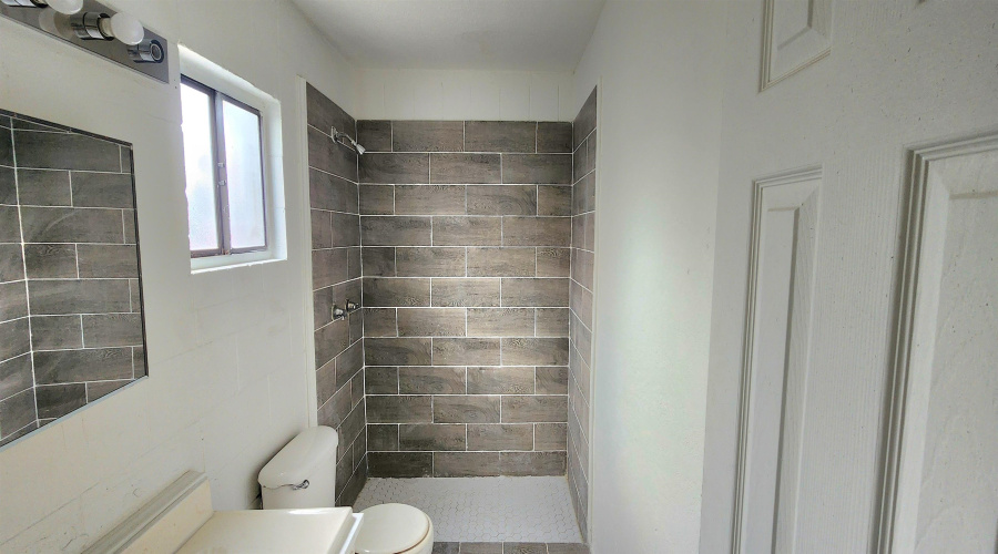 1702 Iturbide St, Laredo, Texas 78040, ,Multi-family,For Sale,1702 Iturbide St,20253978