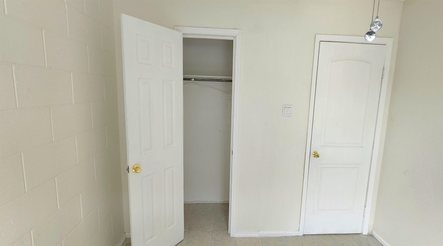 1702 Iturbide St, Laredo, Texas 78040, ,Multi-family,For Sale,1702 Iturbide St,20253978