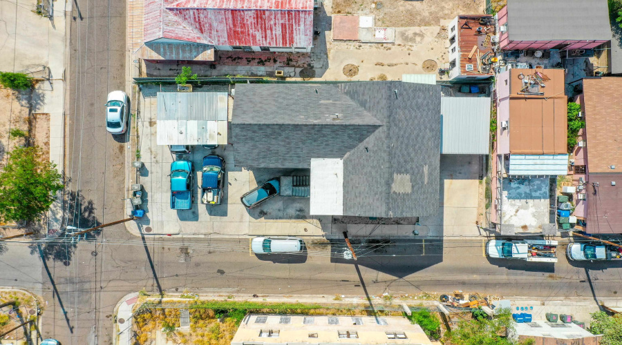 1702 Iturbide St, Laredo, Texas 78040, ,Multi-family,For Sale,1702 Iturbide St,20253978