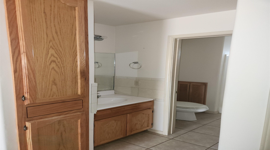 1720 Juarez Ave, Laredo, Texas 78040, 2 Bedrooms Bedrooms, 4 Rooms Rooms,1 BathroomBathrooms,Residential,For Rent,1720 Juarez Ave,20253882