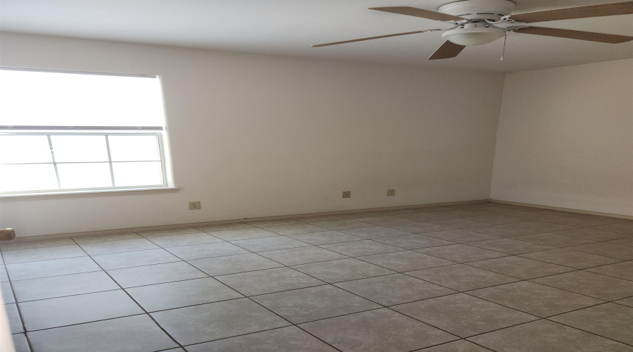 1720 Juarez Ave, Laredo, Texas 78040, 2 Bedrooms Bedrooms, 4 Rooms Rooms,1 BathroomBathrooms,Residential,For Rent,1720 Juarez Ave,20253882