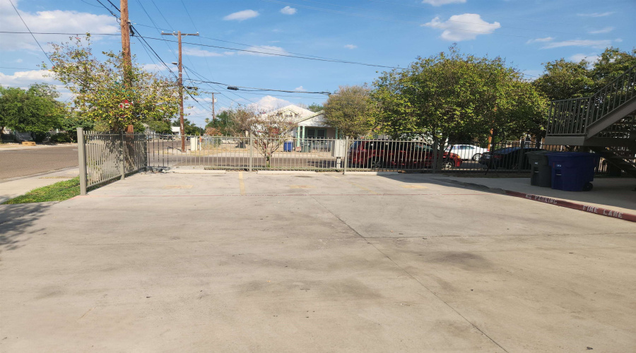 1720 Juarez Ave, Laredo, Texas 78040, 2 Bedrooms Bedrooms, 4 Rooms Rooms,1 BathroomBathrooms,Residential,For Rent,1720 Juarez Ave,20253882
