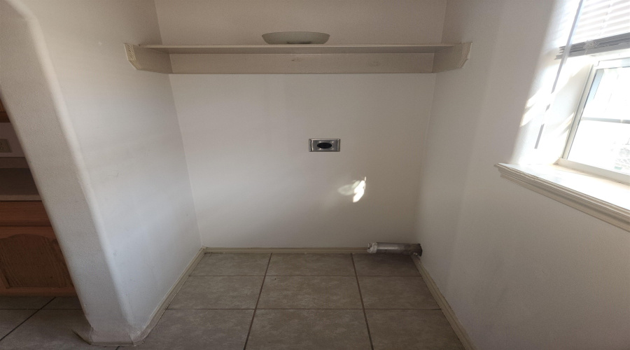 1720 Juarez Ave, Laredo, Texas 78040, 2 Bedrooms Bedrooms, 4 Rooms Rooms,1 BathroomBathrooms,Residential,For Rent,1720 Juarez Ave,20253882