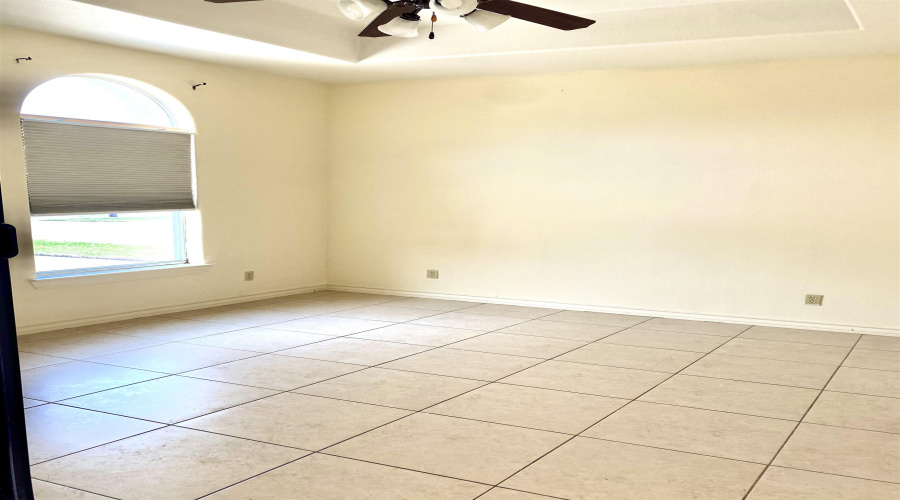 3905 Aidin St, laredo, Texas 78045, 4 Bedrooms Bedrooms, 7 Rooms Rooms,3 BathroomsBathrooms,Residential,For Sale,3905 Aidin St,20253873