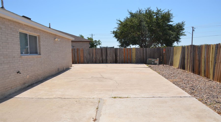 520 Gandara Dr, Laredo, Texas 78043-9999, 3 Bedrooms Bedrooms, 5 Rooms Rooms,2 BathroomsBathrooms,Residential,For Rent,520 Gandara Dr,20253875