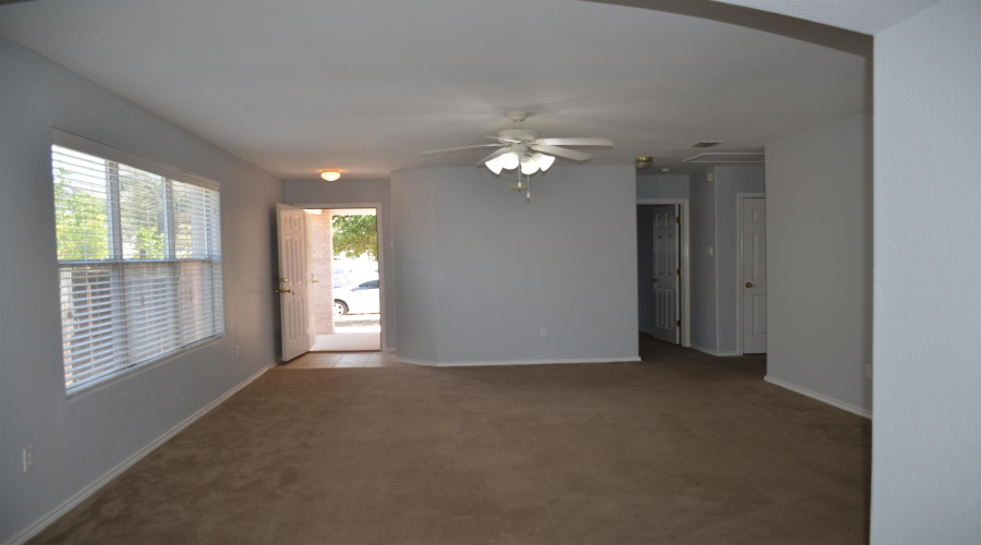 520 Gandara Dr, Laredo, Texas 78043-9999, 3 Bedrooms Bedrooms, 5 Rooms Rooms,2 BathroomsBathrooms,Residential,For Rent,520 Gandara Dr,20253875