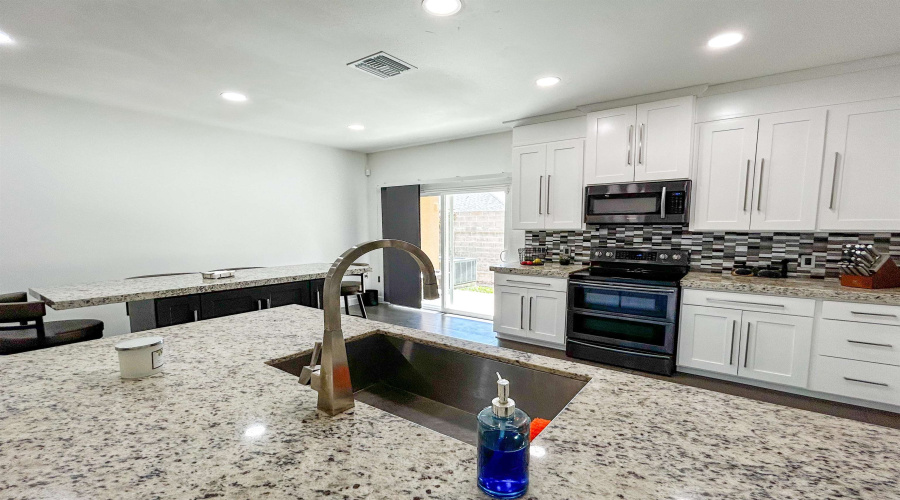 2619 San Isidro Pkwy, Laredo, Texas 78045, 2 Bedrooms Bedrooms, 4 Rooms Rooms,2 BathroomsBathrooms,Residential,For Sale,2619 San Isidro Pkwy,20253878